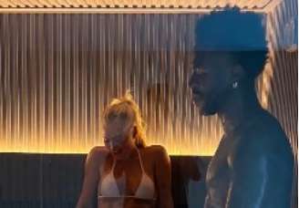 Virginia e Vini Jr posaram na sauna