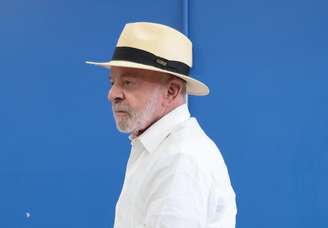 Lula volta a cobrar Flávio sobre fim da escala 6x1: ‘Bota sua bancada para votar, para de lorota’