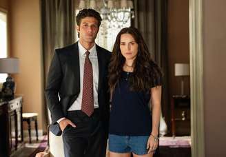 Adriana (Leticia Colin) e Pedro (Chay Suede), em 'Quem Ama Cuida'.