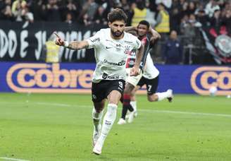 Yuri Alberto marca gol pelo Corinthians contra o Vitória 