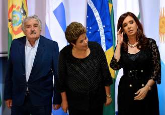 <p>Mujica (esq.), Dilma e Cristina (dir.) em imagem de arquivo</p>