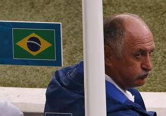 <p>Felipão vai treinar o time para enfrentar Holanda ou Argentina</p>