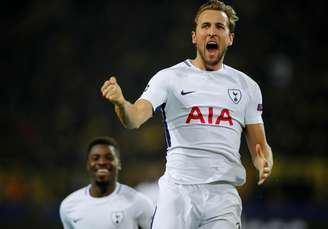 Harry Kane comemora gol do Tottenham Hotspur
 21/11/2017           REUTERS/Wolfgang Rattay
