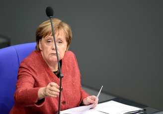 Chanceler alemã, Angela Merkel, durante sessão do Parlamento, em Berlim 12/12/2018 REUTERS/Annegret Hilse