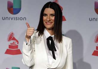 Pausini critica repercussão 'exagerada' de morte de Maradona