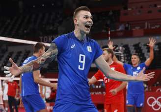 Algozes do Brasil, russos vencem e garantem o topo no vôlei