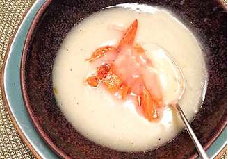 Sopa de batata orgânica com alho