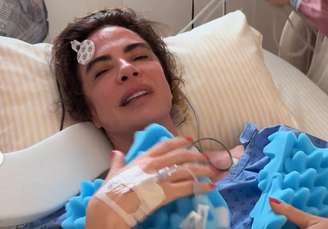 Luciana Gimenez após cirurgia de hérnia de disco