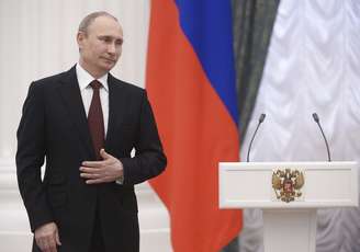<p>Presidente russo, Vladimir Putin, participa de uma cerimônia de premiação na sede do Kremlin, em Moscou, em 24 de março</p>