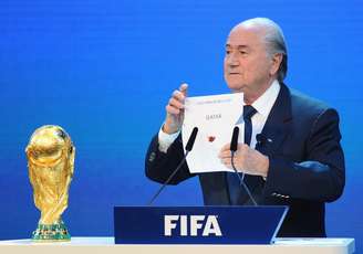 Desde anúncio de Blatter colocando Catar como sede da Copa em 2022, polêmicas cercam entidade
