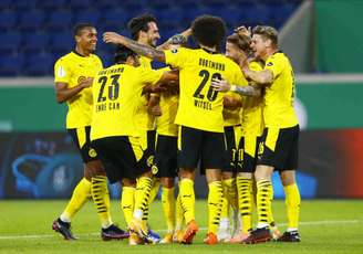 Borussia Dortmund encara o Freiburg pela terceira rodada da Bundesliga (Foto: THILO SCHMUELGEN / POOL / AFP)