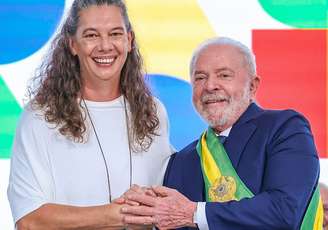 Ana Moser e o presidente Lula, que avalia entregar o Ministério do Esporte ao centrão
