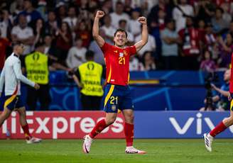 Mikel Oyarzabal comemora o gol do título da Espanha sobre a Inglaterra na Eurocopa 2024.