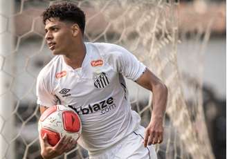 Joia da Vila, volante Kenay comenta sobre boa temporada na base do Santos. 