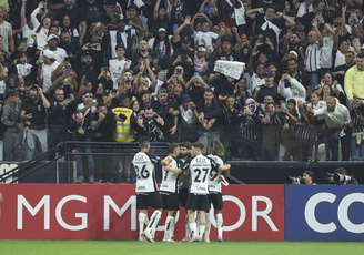 Jogadores do Corinthians (Photo by Alexandre Schneider/Getty Images)