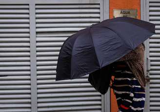 Com a chegada da Primavera nesta segunda-feira, os dias começam a ficar mais longos, e o clima dá sinais de transição, com pancadas de chuva típicas, ventos fortes e até riscos de deslizamentos segundo informações do CGE, especialmente no Sudeste e Centro-Oeste do país