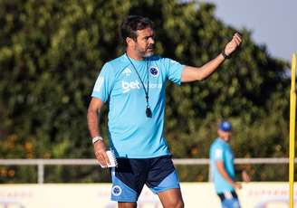 Artur Jorge em treino do Cruzeiro na Toca da Raposa –