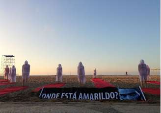 <p>Na praia de Copacabana, uma faixa perguntava aonde estaria Amarildo, desaparecido na Rocinha</p>