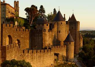 A pequena cidade de Carcassonne existe desde o século 1 a.C.