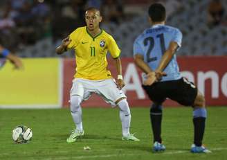 Marcos Guilherme afirma ter sido chamado de "macaco" cinco vezes no empate contra o Uruguai
