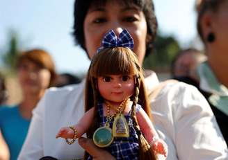 Tailandeses acreditam que bonecas trazem sorte e saúde 