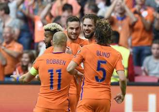 Holanda 3 x 1 Bulgaria