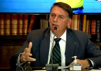 O presidente Jair Bolsonaro na live desta quinta-feira, 29.