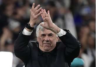 Ancelotti relembrou decisões contra o Liverpool e elogiou Vini Jr. (Foto: JAVIER SORIANO / AFP)