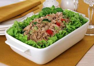 Tabule de atum, um dos tipos de saladas para o calor