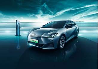 Toyota bZ3: sedã elétrico com motor e bateria da BYD