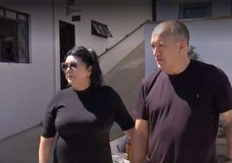 Casal entra no carro errado e segue viagem até perceber engano