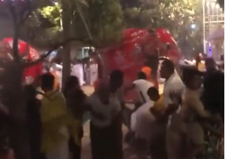 Elefante se descontrola e 13 pessoas ficam feridas no Sri Lanka