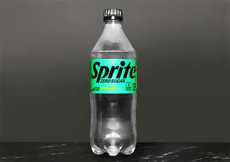 Prefira versões zero açúcar e sem cafeína, de preferência claras, que tendem a ter menor teor de sódio e menor impacto sobre a pressão arterial – Wikimedia Commons/Connor J Williams