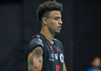 Ponteiro argentino Manuel Armoa, do Guarulhos, foi vítima de racismo em jogo da Superliga Masculina de Vôlei