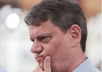 Governador Tarcísio de Freitas durante entrega da restauração da Estação Júlio Prestes.