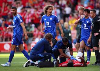 Awoniyi sendo atendido 