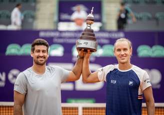 Orlando Luz e Rafael Matos celebrando o título do ATP 250 de Buenos Aires