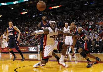 LeBron James teve atuação apagada no passeio do Miami Heat diante do Atlanta Hawks, por 98 a 81