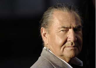 Foto de arquivo de August Schellenberg, de maio de 2007. O ator, conhecido por interpretar papéis de nativos norte-americanos em filmes como "Free Willy" e "O Novo Mundo", morreu aos 77 anos após lutar contra um câncer de pulmão.
