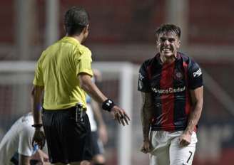 Buffarini em ação com a camisa do San Lorenzo (Foto: AFP)