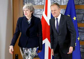 Premiê britânica May e presidente do Conselho da UE Tusk posam em Bruxelas
 4/12/2017    REUTERS/Francois Lenoir