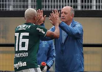 Deyverson e Felipão durante vitória do Palmeiras sobre o Grêmio