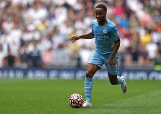 Sterling entrou em campo dez vezes pelo Manchester City nesta temporada e fez um gol (Foto: ADRIAN DENNIS / AFP)