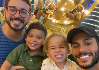 Thiago e Leonardo ensinam os filhos a serem inclusivos