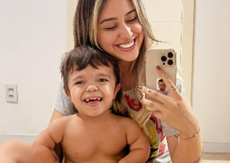 Mãe explica para o filho com nanismo por que palavra "anão" não deve ser usada