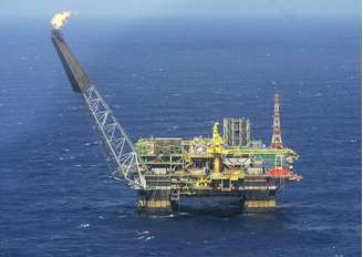 Plataforma da Petrobras em operação na Bacia de Campos, no norte do Estado do Rio de Janeiro.