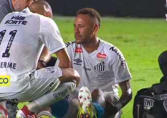 Neymar chora ao se machucar mais uma vez pelo Santos