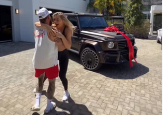 Jake Paul e Jutta Leerdam se tornaram noivos no ano passado