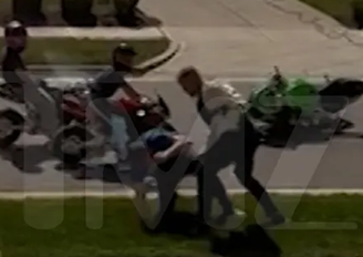 Alan Ritchson foi filmado agredindo vizinho após discussão por causa de barulho e alta velocidade