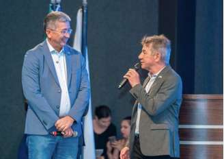 O atual governador de Roraima, Edilson Damião (à esquerda), e o ex-governador, Antonio Denarium (à direita)